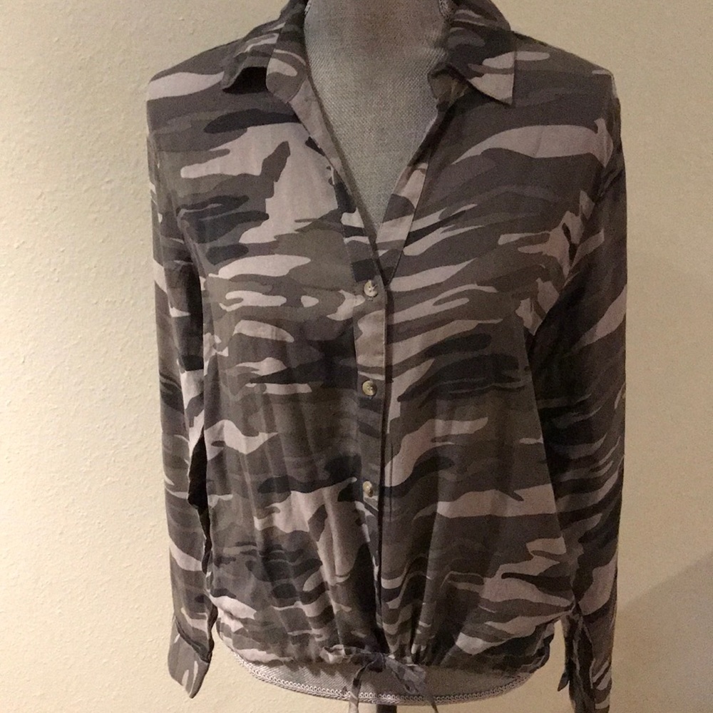 Camo top
